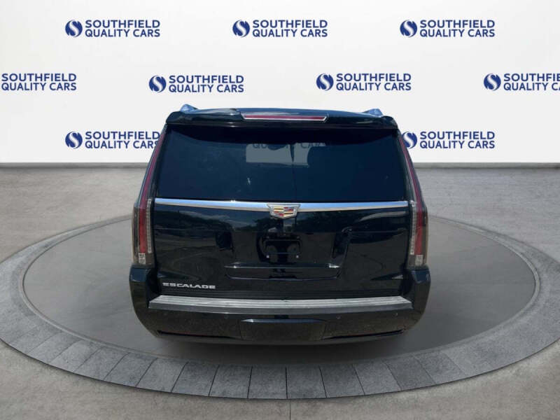 2019 Cadillac Escalade Luxury