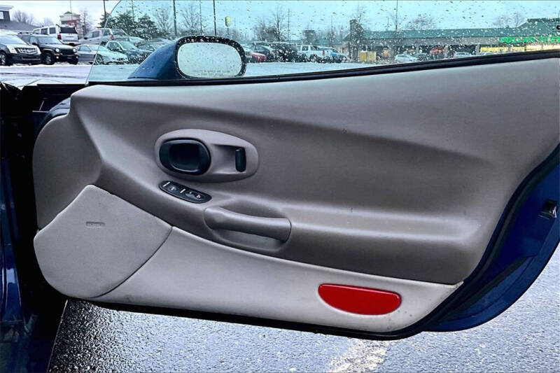 2004 Chevrolet Corvette