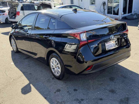 2021 Toyota Prius L Eco