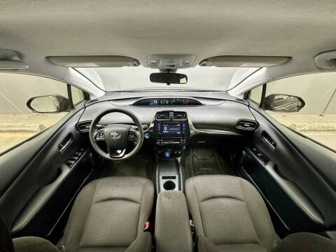 2019 Toyota Prius LE