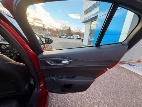 2024 Alfa Romeo Giulia Quadrifoglio