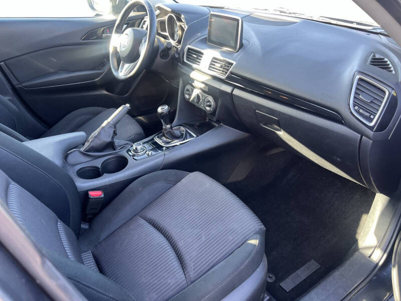 2015 Mazda MAZDA3 i Touring