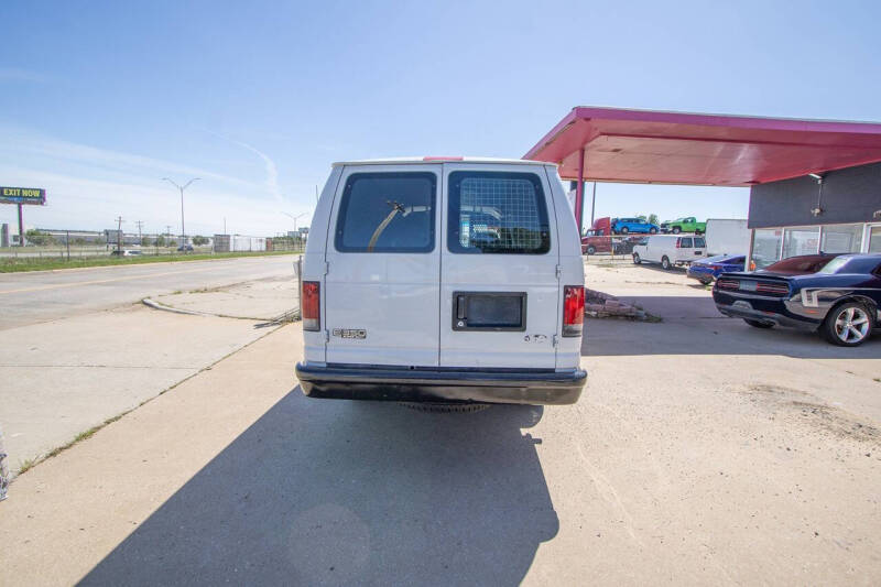 2004 Ford E-Series