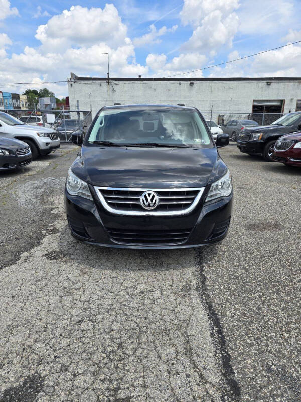 2012 Volkswagen Routan SE