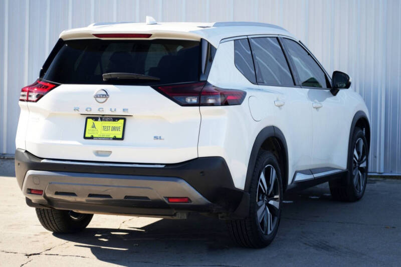 2022 Nissan Rogue SL