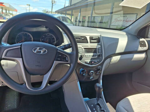 2016 Hyundai Accent SE