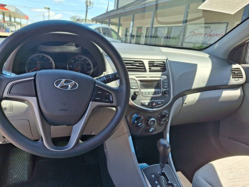 2016 Hyundai Accent SE