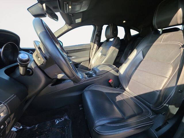 2019 Jaguar E-PACE P300 R-Dynamic SE