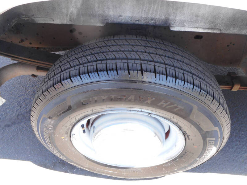 2004 Ford E-Series E-350 SD