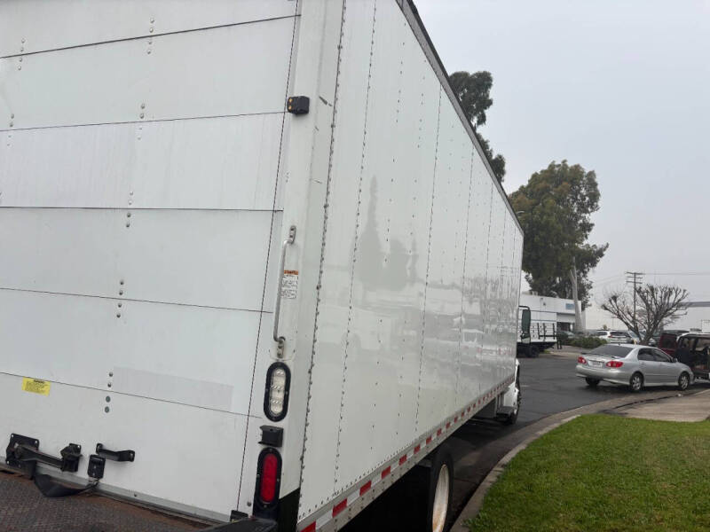 2016 Freightliner M2 106