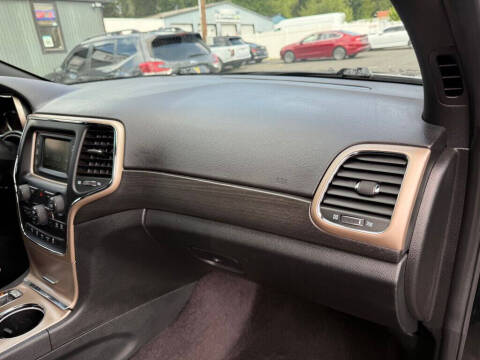 2017 Jeep Grand Cherokee Laredo