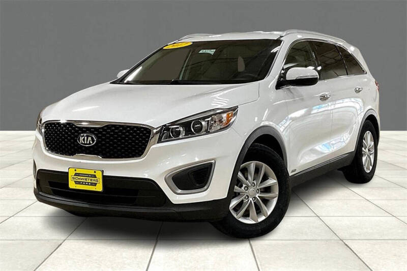 Used 2017 Kia Sorento LX with VIN 5XYPGDA34HG284085 for sale in Montevideo, Minnesota