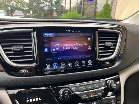 2017 Chrysler Pacifica Touring-L Plus