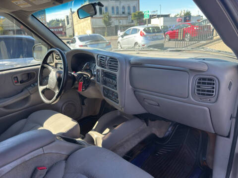 2004 Chevrolet Blazer LS
