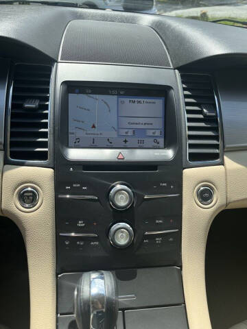 2016 Ford Taurus SEL