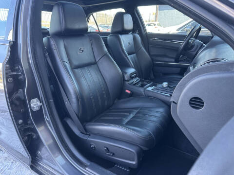 2018 Chrysler 300 S