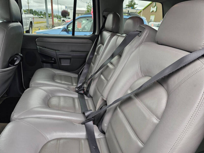 2004 Ford Explorer XLT