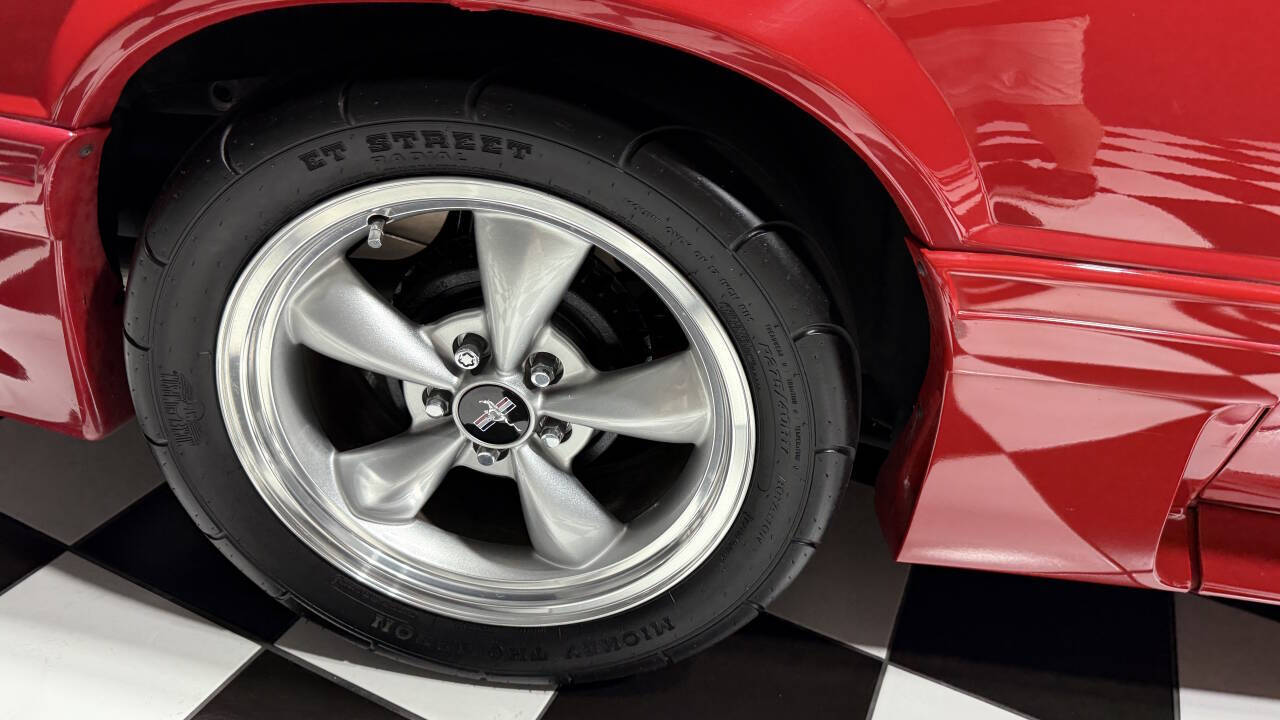 1993 Ford Mustang 32