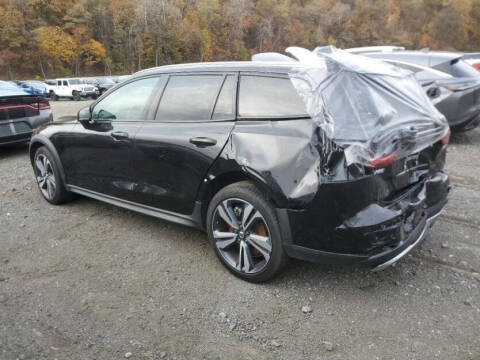 2025 Volvo V60 Cross Country B5 Plus