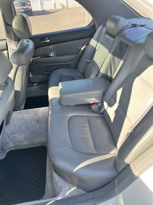 1997 Lexus LS 400