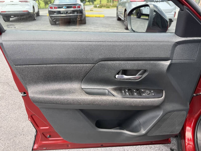 2025 Nissan Kicks SV