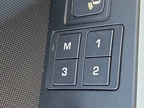 2020 Land Rover Defender 110 SE