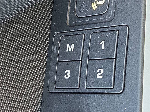 2020 Land Rover Defender 110 SE