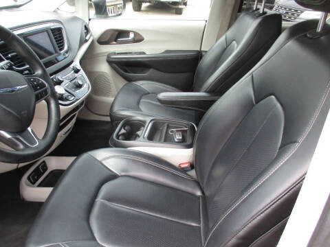 2020 Chrysler Voyager LXi
