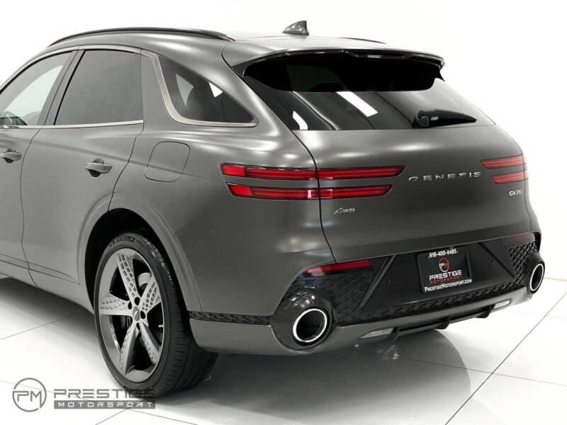 2023 Genesis GV70 2.5T Standard