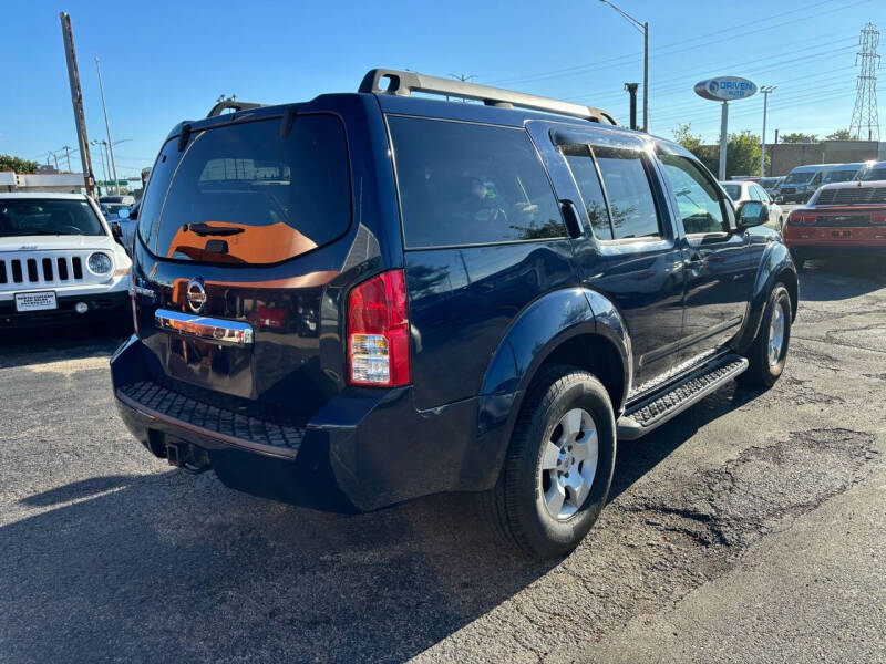 2008 Nissan Pathfinder LE