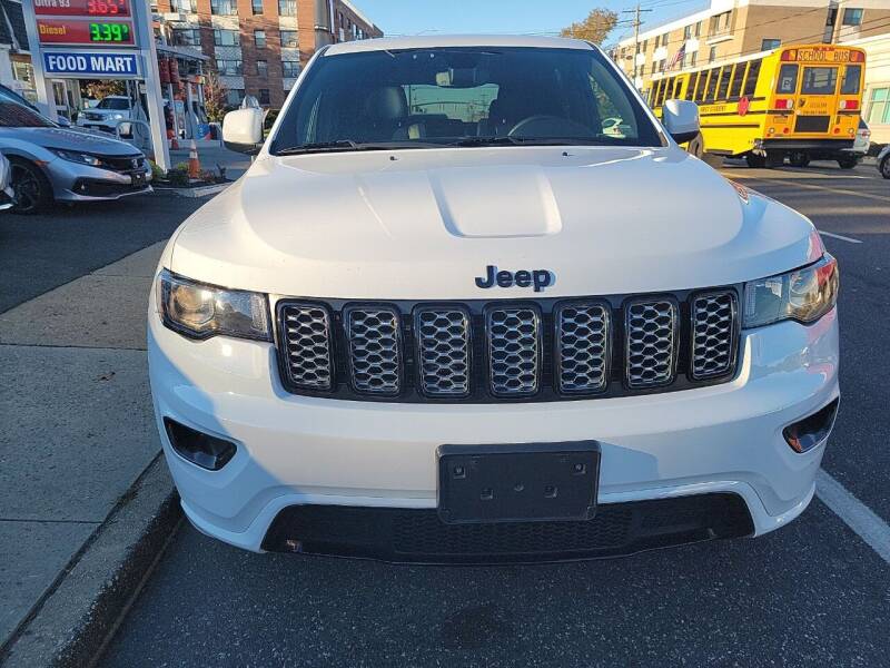 2018 Jeep Grand Cherokee for sale at OFIER AUTO SALES in Freeport NY