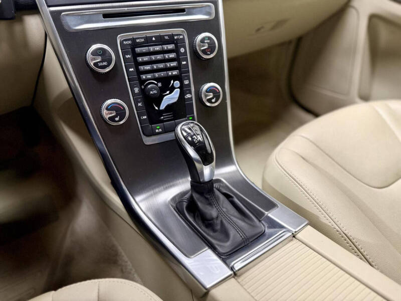 2015 Volvo XC60 T5 Premier