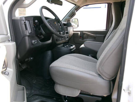 2025 Chevrolet Express LT 3500