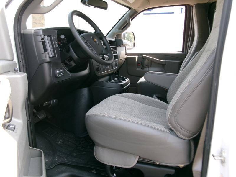 2025 Chevrolet Express LT 3500