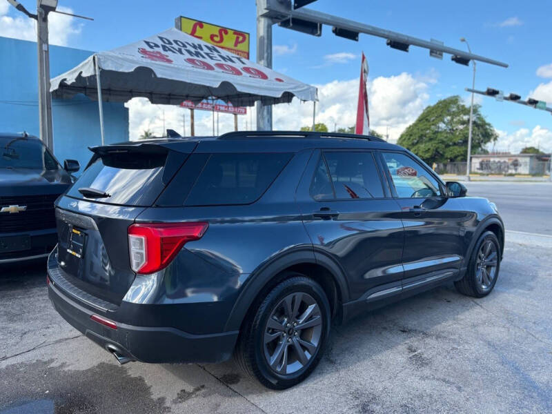 2024 Ford Explorer XLT