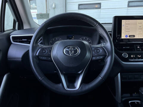 2025 Toyota Corolla Cross LE