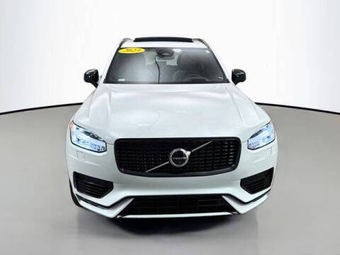 2023 Volvo XC90 Recharge T8 Ultimate Dark Theme