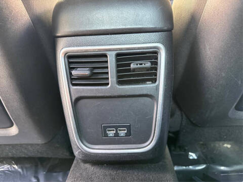 2015 Dodge Charger SE