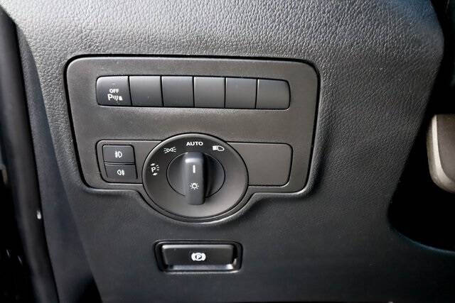 2022 Mercedes-Benz Metris Passenger