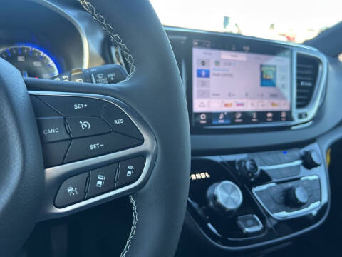 2026 Chrysler Voyager LX