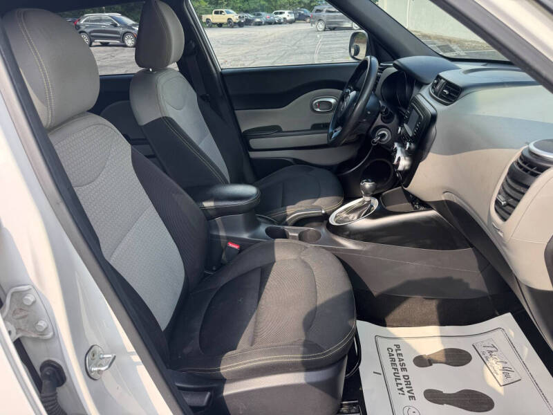 2016 Kia Soul +