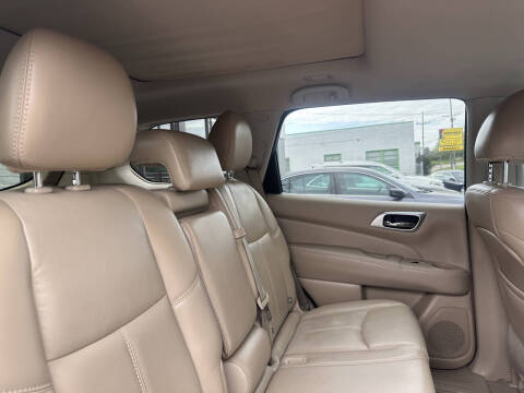 2015 Nissan Pathfinder SL