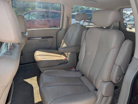 2007 Hyundai Entourage GLS