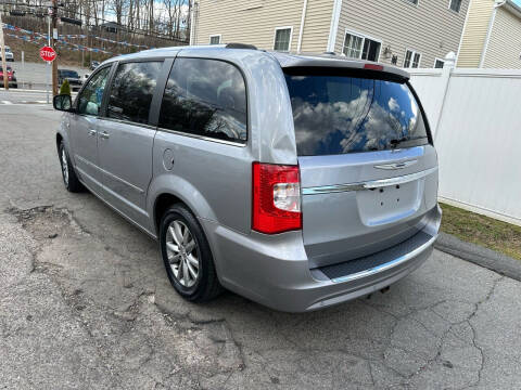 2014 Chrysler Town and Country 30th Anniversary