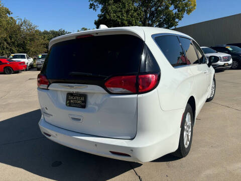 2017 Chrysler Pacifica LX