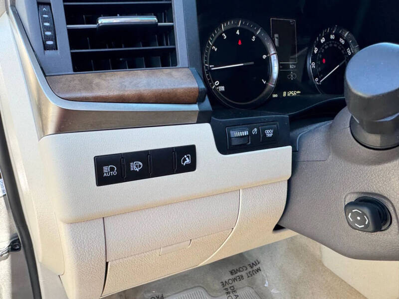 2020 Lexus LX 570 Two-Row