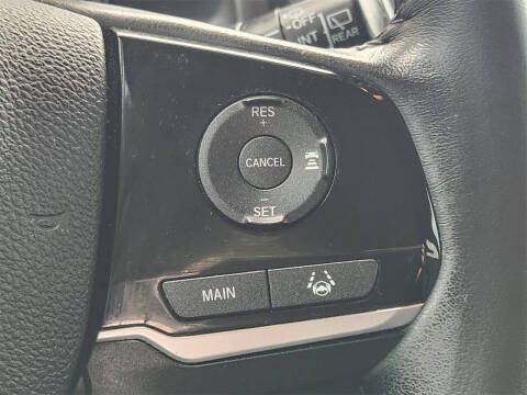 2021 Honda Pilot Touring w/Rear Captain's Chairs