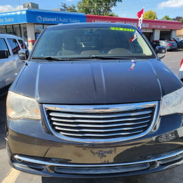 2015 Chrysler Town and Country for sale at Planet Auto Sales in Belleville MI
