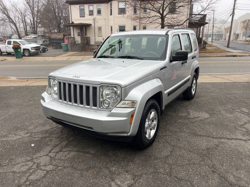 2012 Jeep Liberty null photo 3