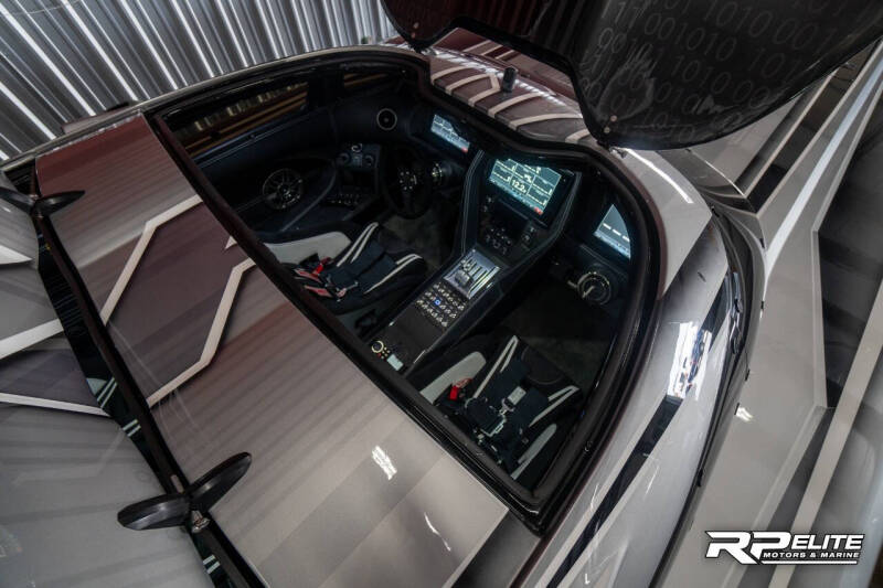 2019 Outerlimits SV43
